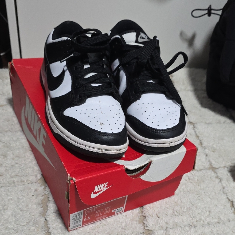Nike Classic Black and White Low-Tops